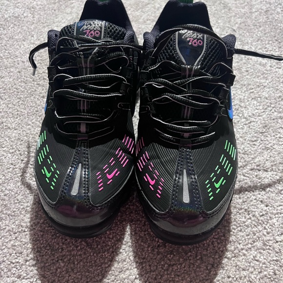 SIZE 7 MEN VAPORMAX 360 - Picture 4 of 6